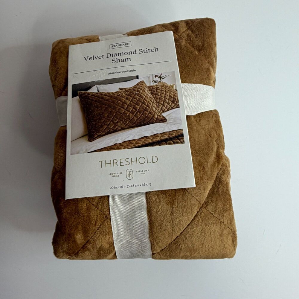 Threshold Velvet Diamond Stitch Standard Pillow Sham 20x26 NWT Brown